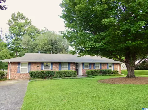 4001 Meadowview Cir, Vestavia, AL 35243