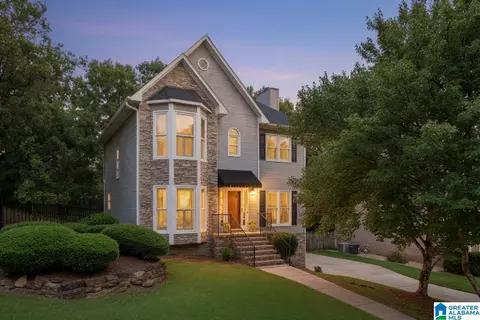 1837 Brookview Ln, Hoover, AL 35216