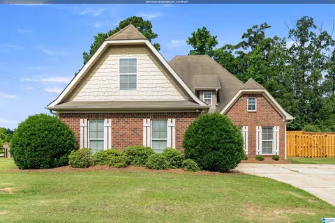 1194 Emerald Ridge Dr, Calera, AL 35040