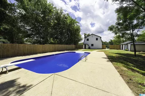 932 9th St N, Pleasant Grove, AL 35127