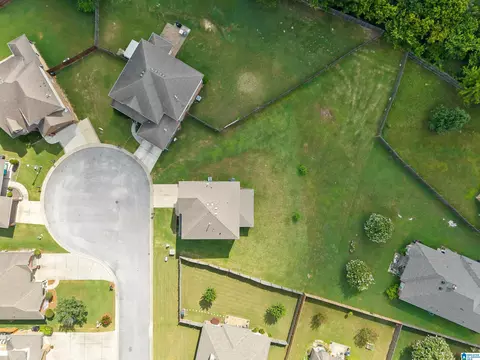 305 Creekside Cir, Pelham, AL 35124