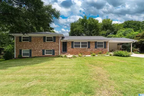 3525 Laurel View Ln, Hoover, AL 35216
