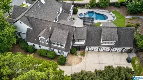732 Heritage Park Ln, Hoover, AL 35226