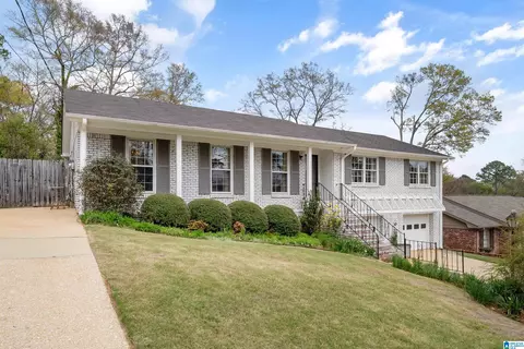 636 Bienville Ln, Birmingham, AL 35213