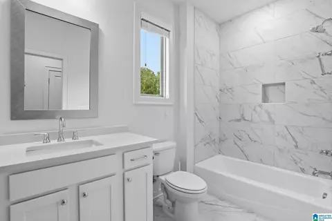 Bath - 2949 Blackridge Pl, Hoover, AL 35244 photo 7 of 8