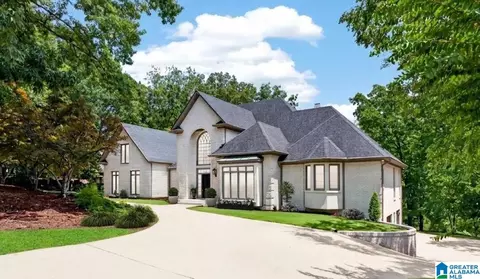 2120 Southwinds Cir, Hoover, AL 35244