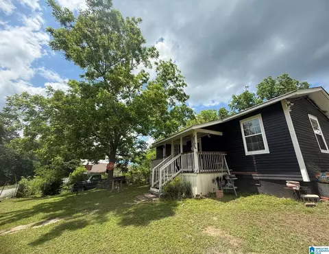 506 4th Ct, Docena, AL 35060