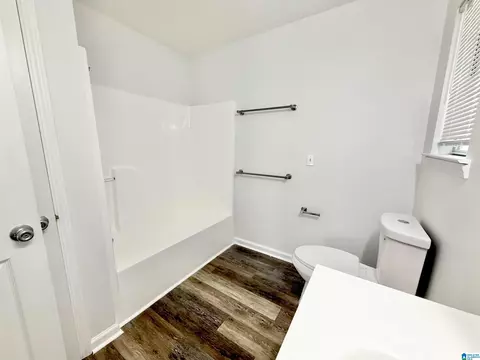 Bath - 108 Colonial Cir, Clanton, AL 35045 photo 2 of 4