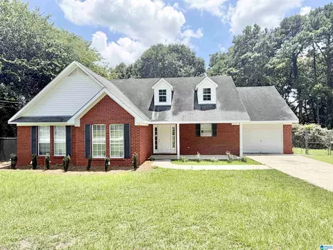 Exterior - 108 Colonial Cir, Clanton, AL 35045 photo 2 of 2