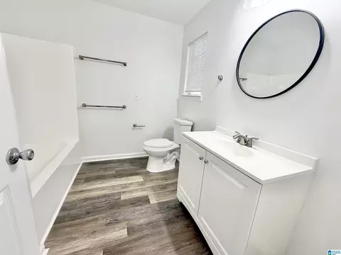 Bath - 108 Colonial Cir, Clanton, AL 35045 photo 1 of 4