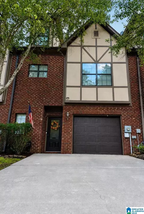364 Amber Ln, Hoover, AL 35226