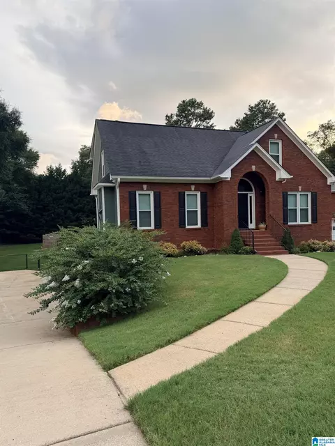 7554 Carriage Cv, Trussville, AL 35173