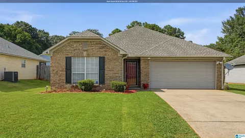 5223 Gayle Ln, Hueytown, AL 35023