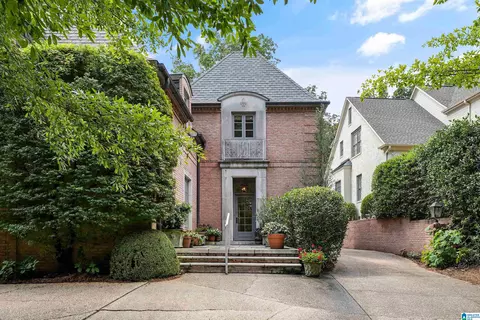 127 Queensbury Cres, Mountain Brook, AL 35223