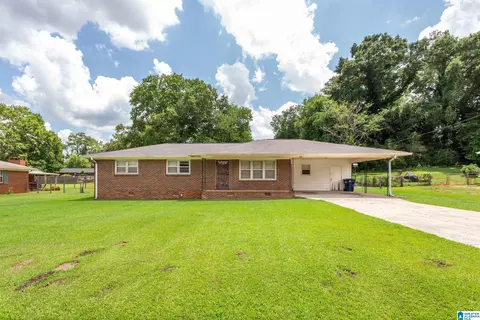 318 Chickasaw Dr, Anniston, AL 36206
