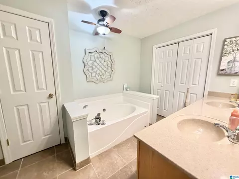 Bath - 603 Maple Dr, Clanton, AL 35045 photo 6 of 8