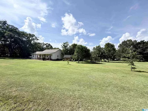 Exterior - 603 Maple Dr, Clanton, AL 35045 photo 4 of 11