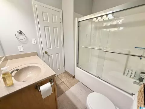 Bath - 603 Maple Dr, Clanton, AL 35045 photo 7 of 8