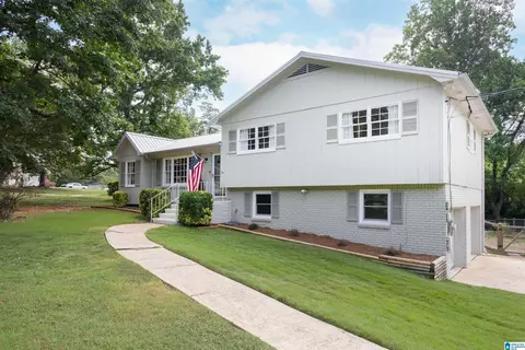 949 Shady Brook Cir, Hoover, AL 35226