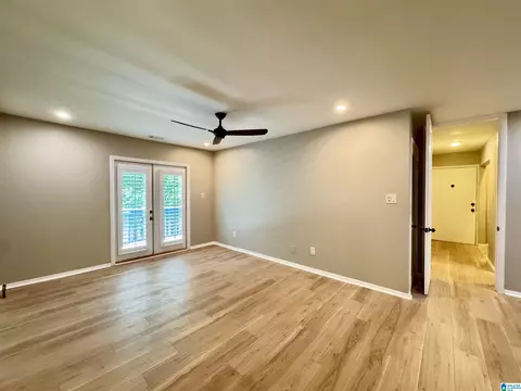 1108 Woodland Vlg #1108, Vestavia Hills, AL 35216
