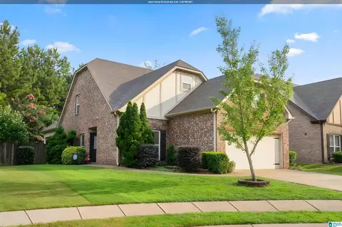 2824 Oxmoor Glen Dr, Birmingham, AL 35211