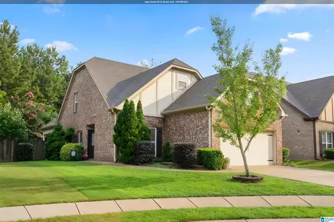 2824 Oxmoor Glen Dr, Birmingham, AL 35211