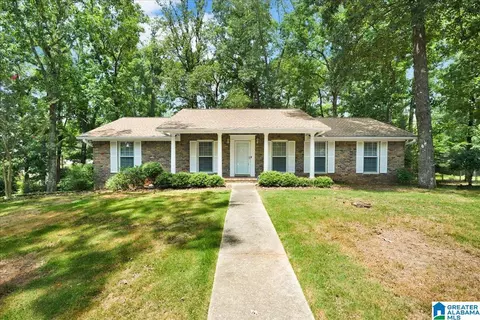 1224 Old Oak Cir, Birmingham, AL 35235