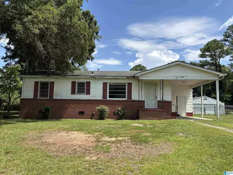 107 Franklin Dr S, Talladega, AL 35160