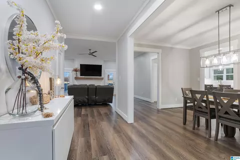 Entry Way - 160 Panoramic Cir, Warrior, AL 35180 photo 2 of 4