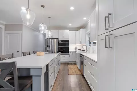 Kitchen - 160 Panoramic Cir, Warrior, AL 35180 photo 2 of 5