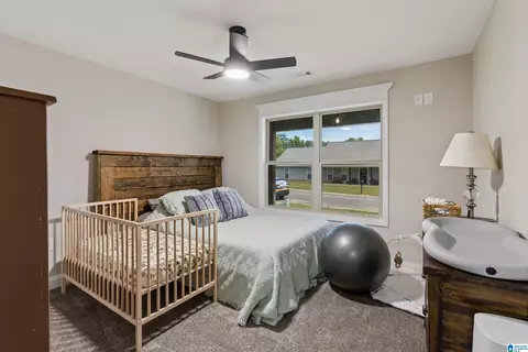 Bedroom - 1004 Spring View Ln, Clanton, AL 35045 photo 4 of 5