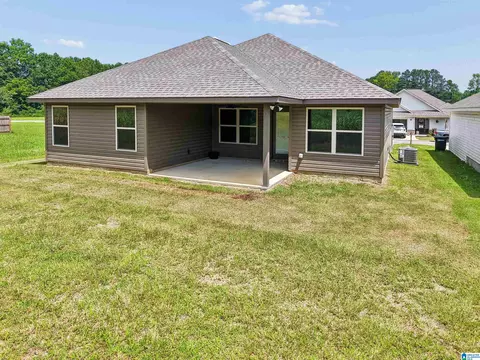 Exterior - 1004 Spring View Ln, Clanton, AL 35045 photo 6 of 10