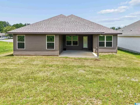 Exterior - 1004 Spring View Ln, Clanton, AL 35045 photo 7 of 10