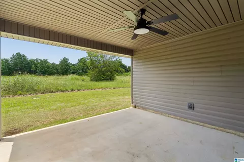 Exterior - 1004 Spring View Ln, Clanton, AL 35045 photo 2 of 10