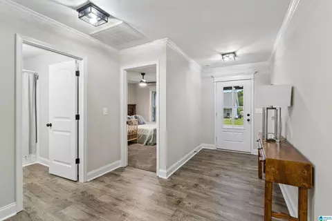 Entry Way - 1004 Spring View Ln, Clanton, AL 35045 photo 2 of 8
