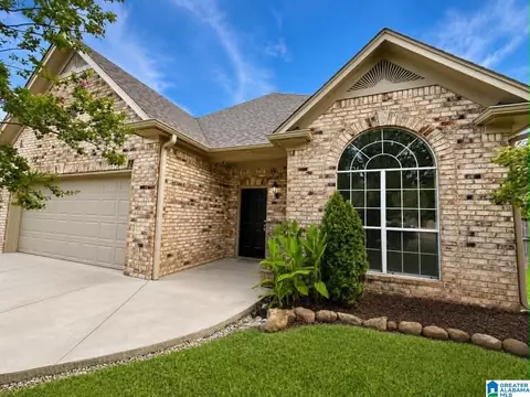 1012 Waterford Trl, Calera, AL 35040