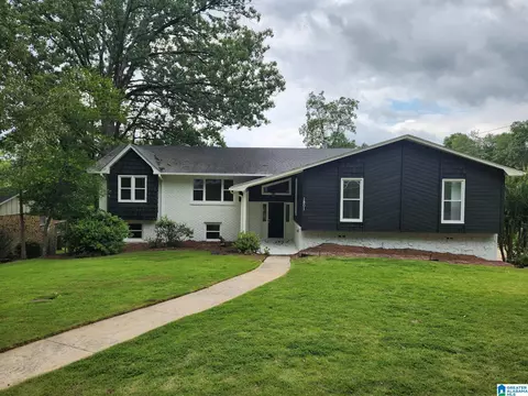 1801 Charlotte Dr, Hoover, AL 35226