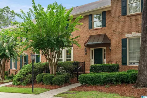909 Chestnut Oaks Cir, Hoover, AL 35244
