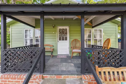 Exterior - 24 5th Ave S, Clanton, AL 35045 photo 1 of 7
