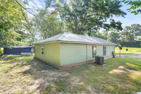Exterior - 24 5th Ave S, Clanton, AL 35045 photo 5 of 7