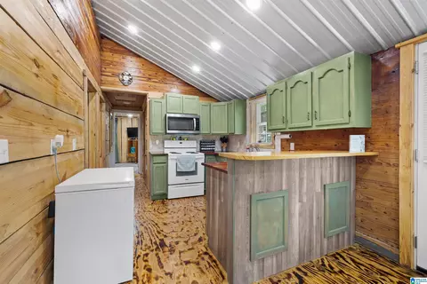 Entry Way - 24 5th Ave S, Clanton, AL 35045 photo 1 of 1