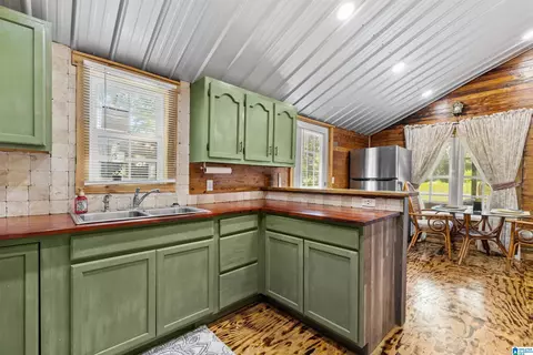 Kitchen - 24 5th Ave S, Clanton, AL 35045 photo 2 of 3