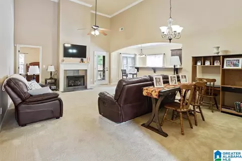 565 Fultonbrook Dr, Fultondale, AL 35068
