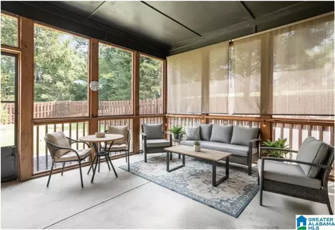 565 Fultonbrook Dr, Fultondale, AL 35068