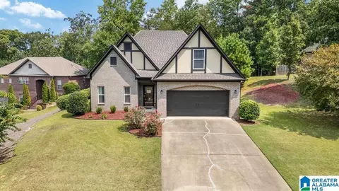 565 Fultonbrook Dr, Fultondale, AL 35068