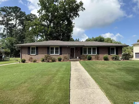 511 Birch St, Trussville, AL 35173
