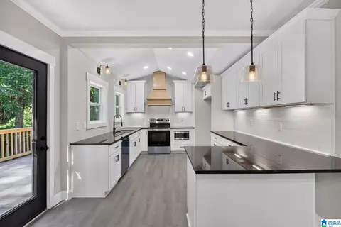 Kitchen - 285 3rd St E, Fruithurst, AL 36262 photo 1 of 3