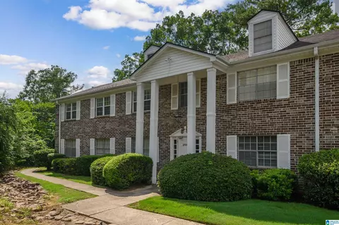 2100 Montreat Ln #2100-B, Vestavia Hills, AL 35216