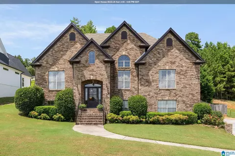 7022 Chatham Dr, Trussville, AL 35173