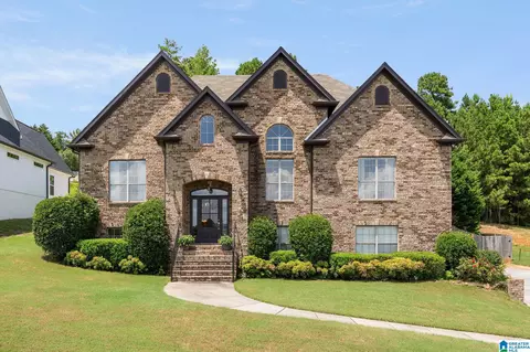 7022 Chatham Dr, Trussville, AL 35173